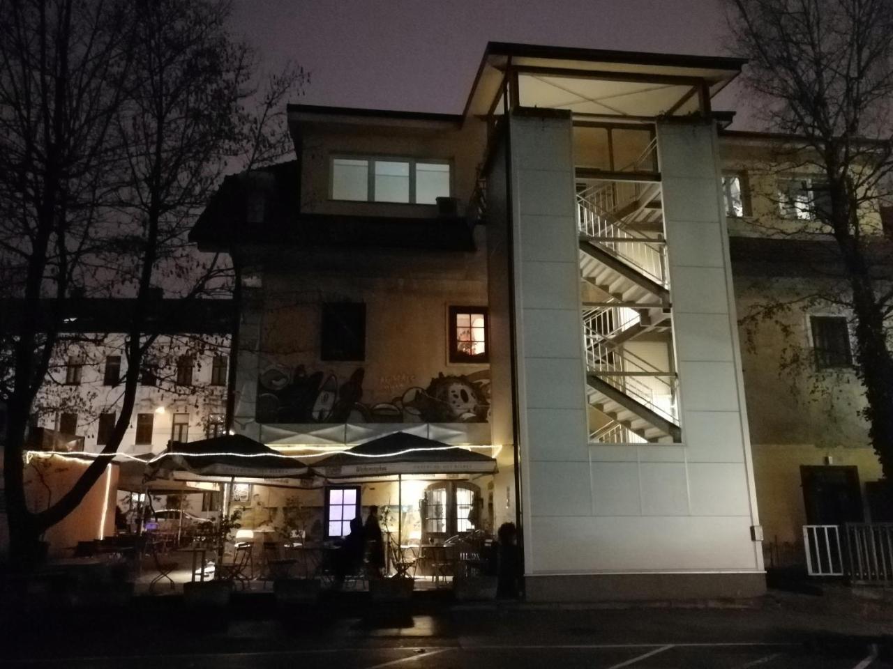 Flex Apartments Tour As 卢布尔雅那 外观 照片